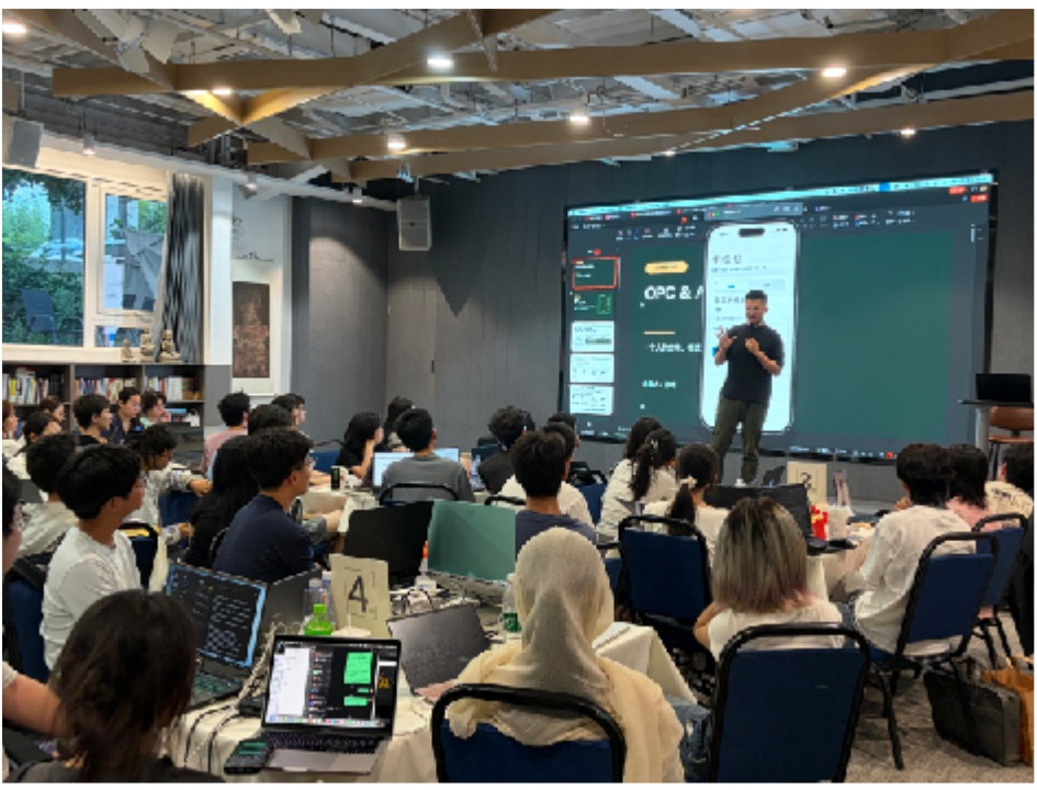 学员参加实训课程