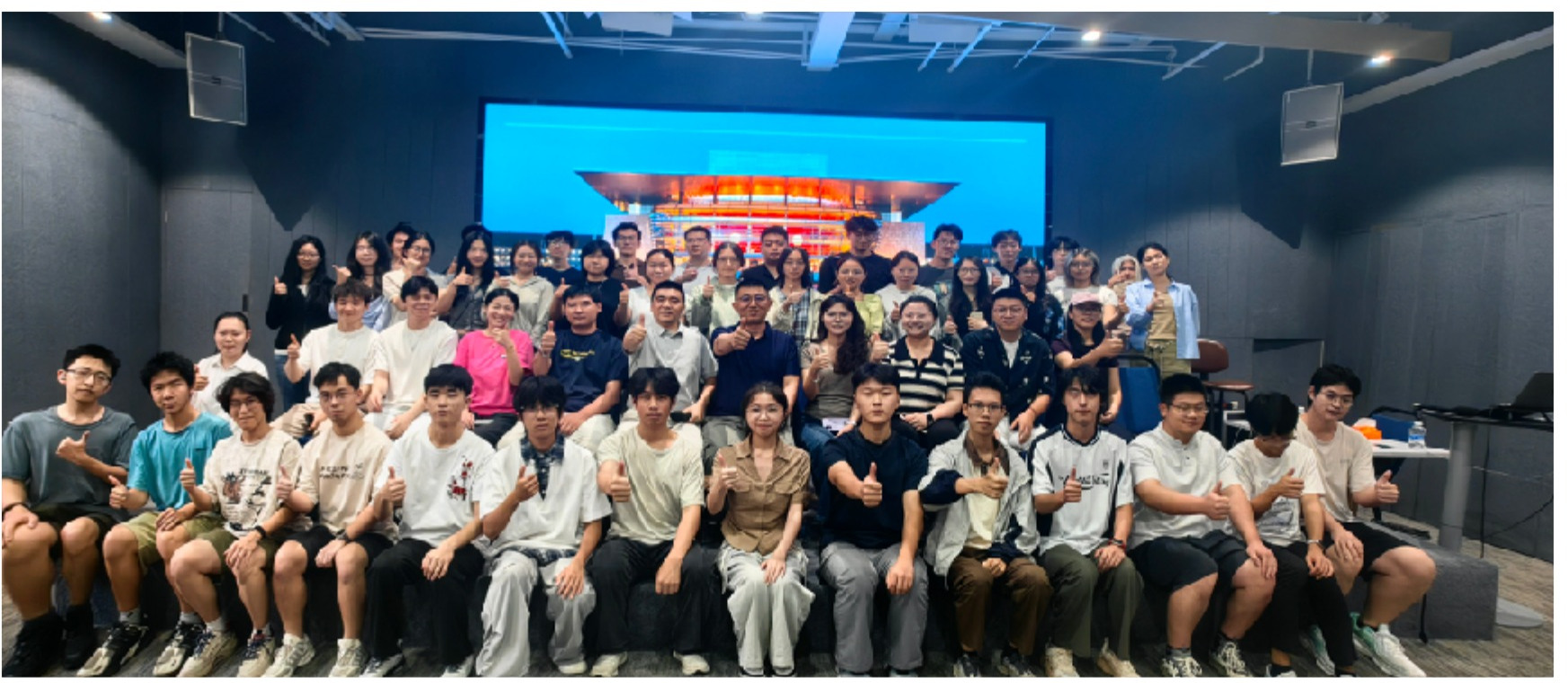线下实训学员与导师合影